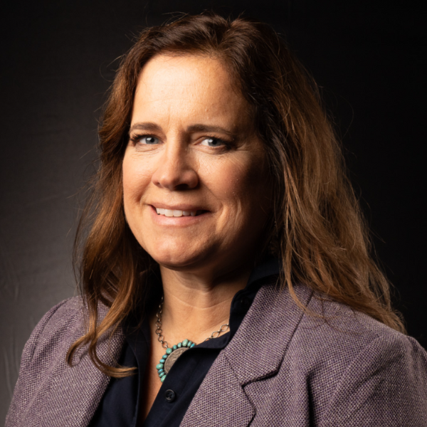 Holly Davis_600x600px (1)